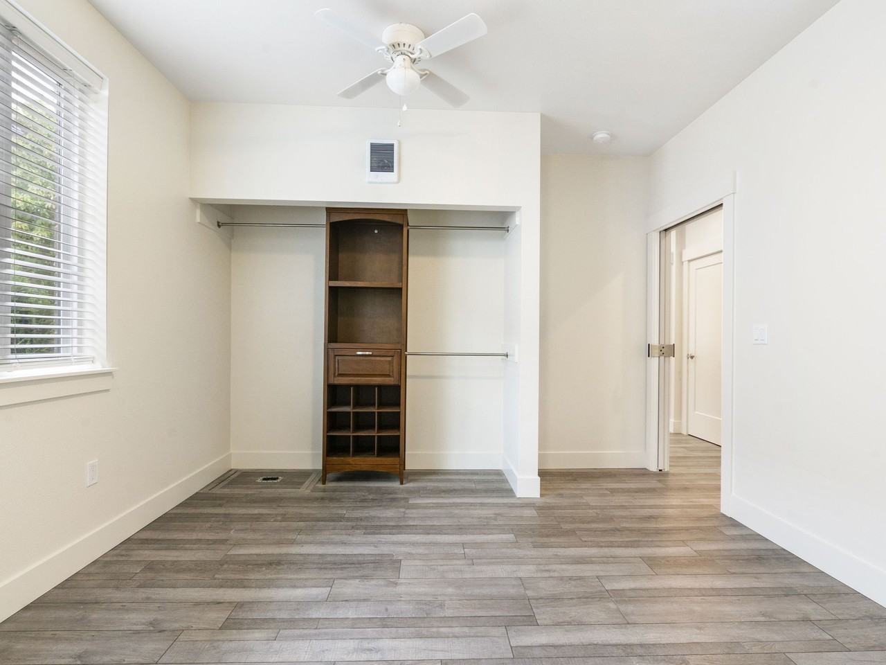 8015 North Oswego Avenue - Photo 6 of 12