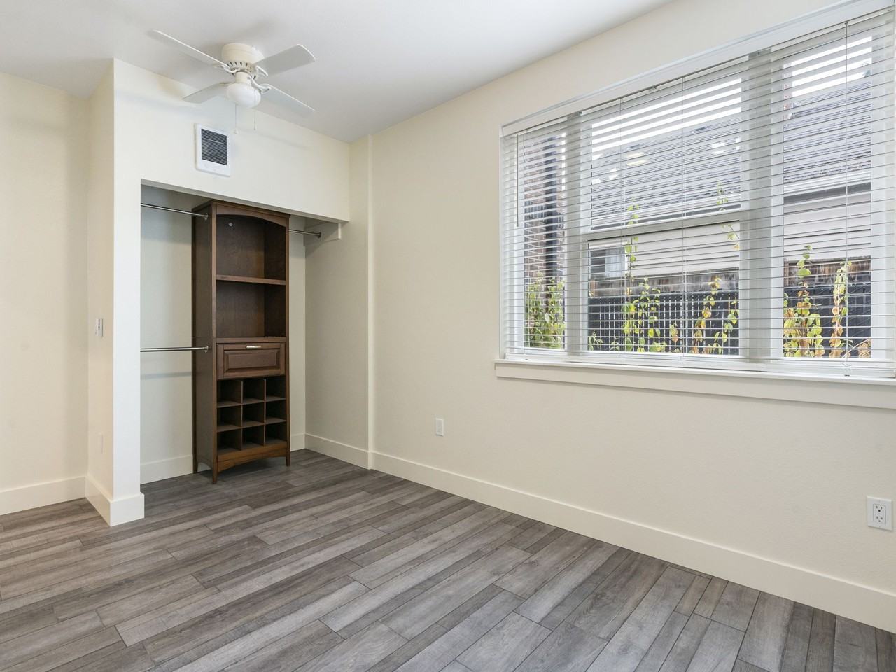 8015 North Oswego Avenue - Photo 7 of 12