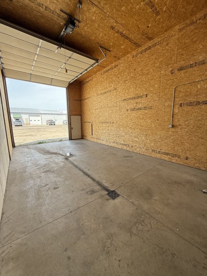 1624 6th Ave SW - Photo 3 of 17