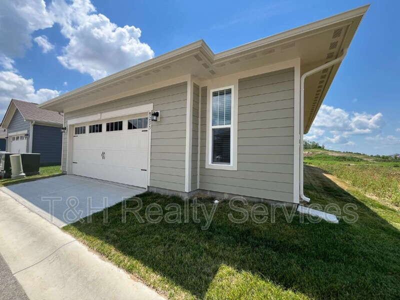 9275 Loyola Way - Photo 3 of 30