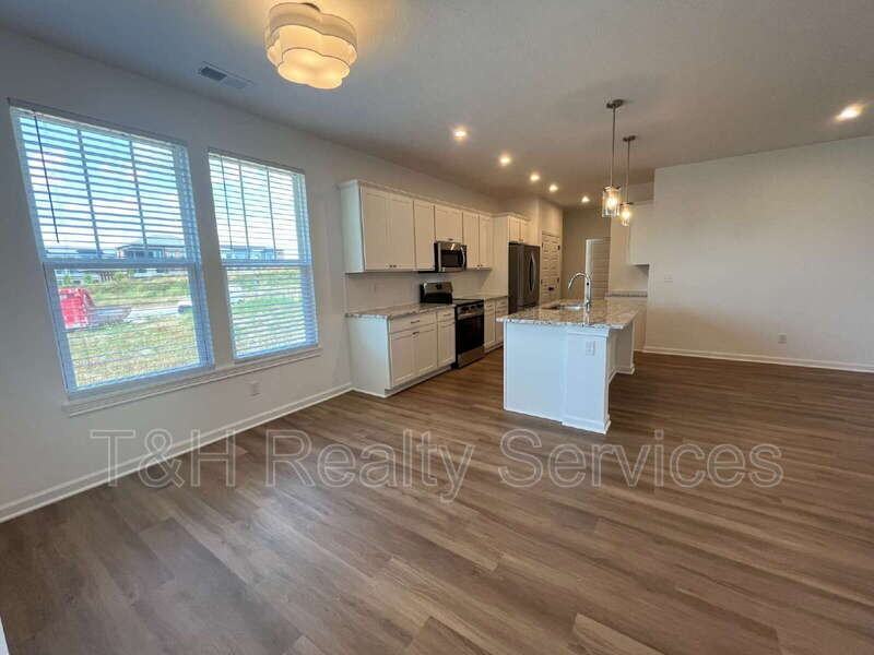 9275 Loyola Way - Photo 7 of 30