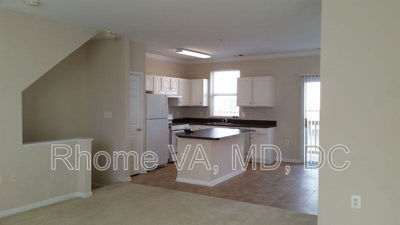 21792 Dragons Green Sq - Photo 3 of 16