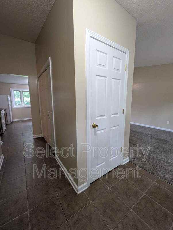 3220 Thames Dr - Photo 3 of 25