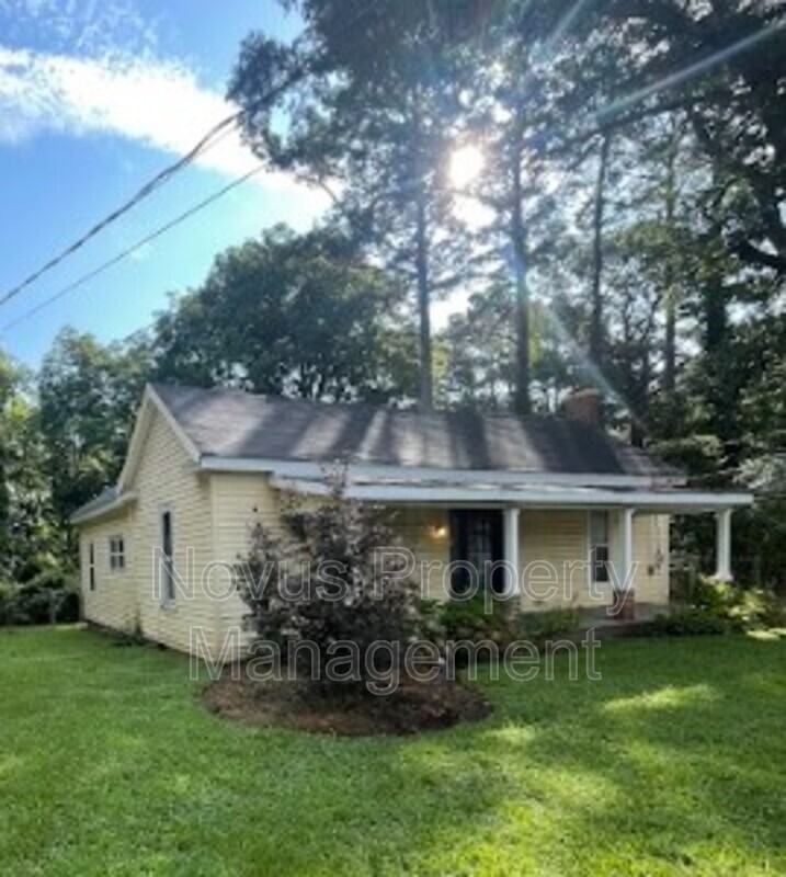 615 N Aycock St - Photo 2 of 13