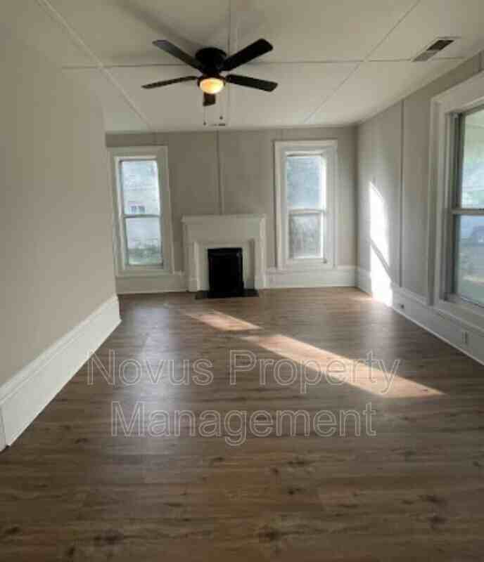 615 N Aycock St - Photo 6 of 13