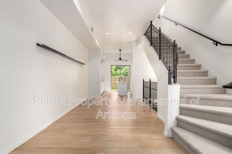 421 W 6th St #1013 - Photo 4 of 21