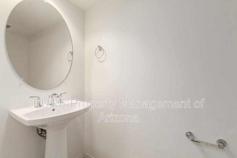 421 W 6th St #1013 - Photo 7 of 21