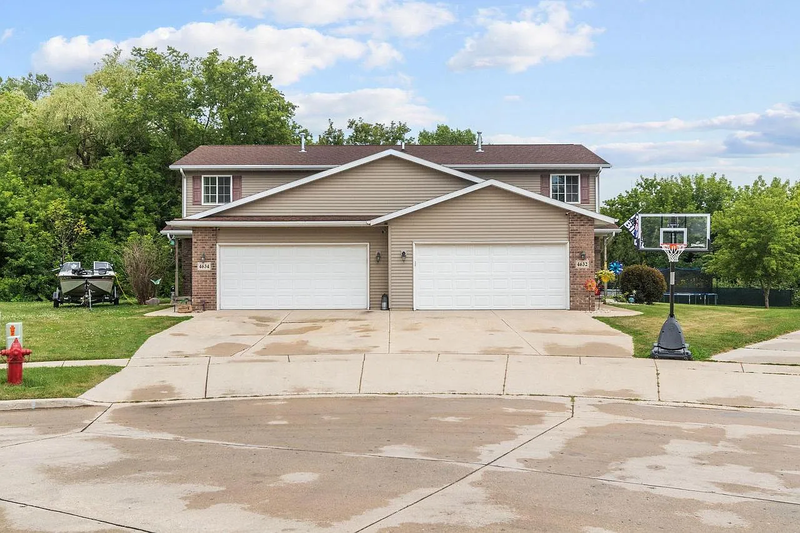 4632 4632/4634 Ridge Court - Photo 3 of 23