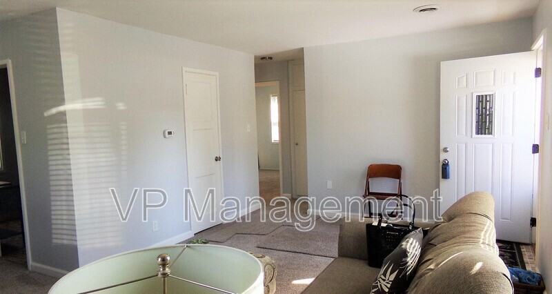 2112 W 69th St - Photo 3 of 8