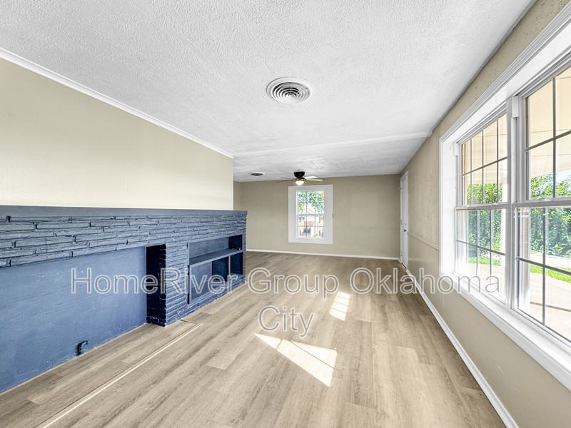 1032 Carter Dr - Photo 3 of 24