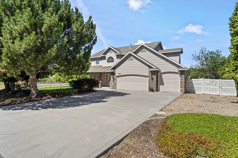 15081 Widgeon Ave - Photo 3 of 50