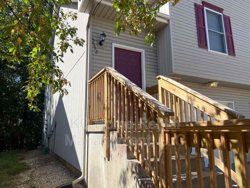 5652 N Anita Ave - Photo 3 of 33