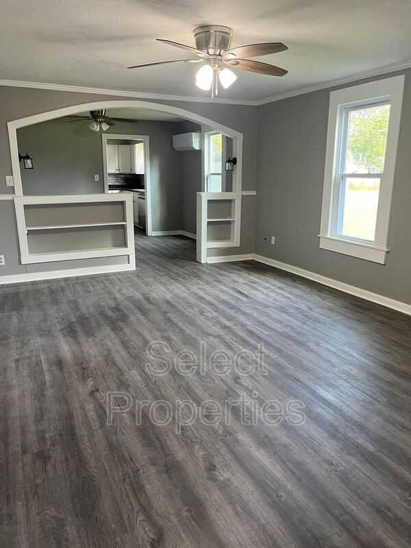 311 N Pine Ave - Photo 2 of 12