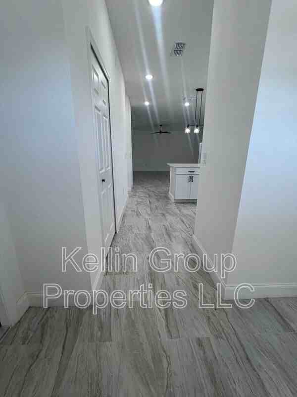 2281 Whitley Ln - Photo 3 of 24