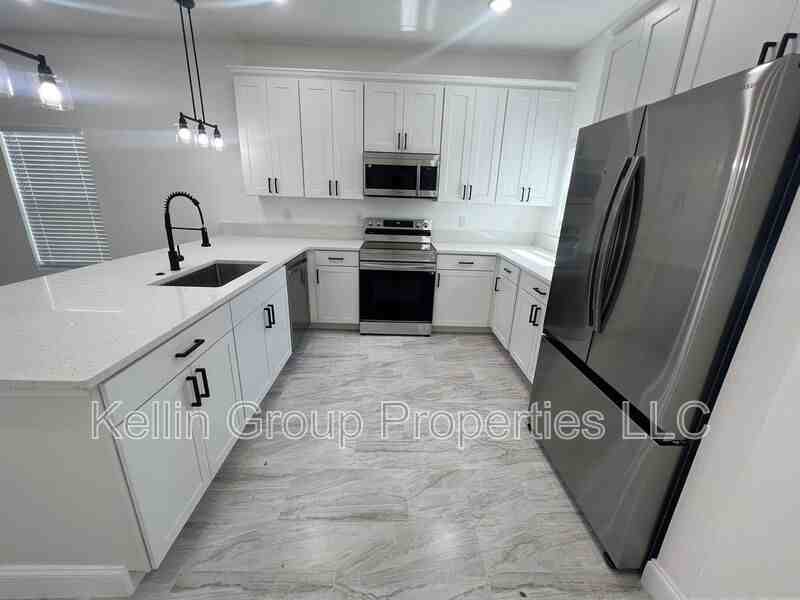 2281 Whitley Ln - Photo 5 of 24