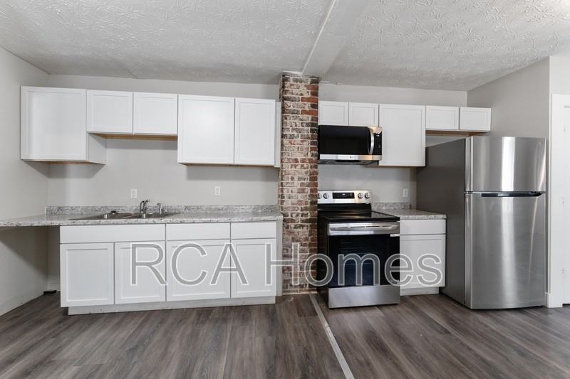1509 S Randolph St - Photo 3 of 10