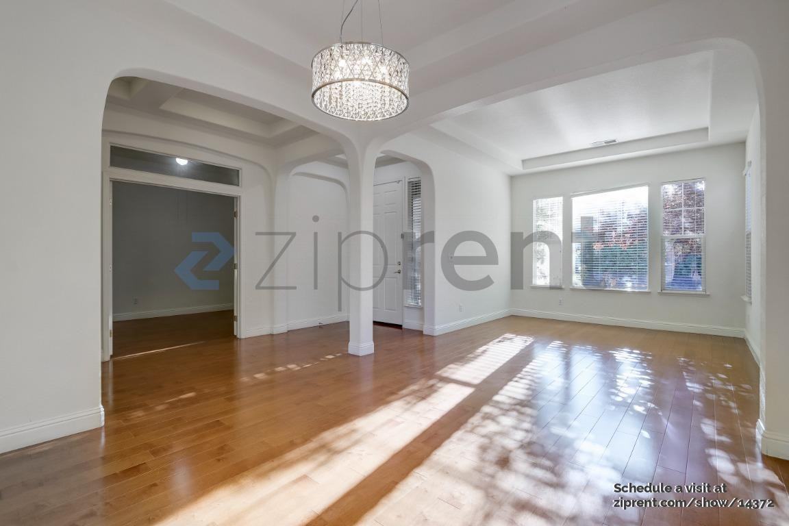 856 Morningside Dr - Photo 4 of 20