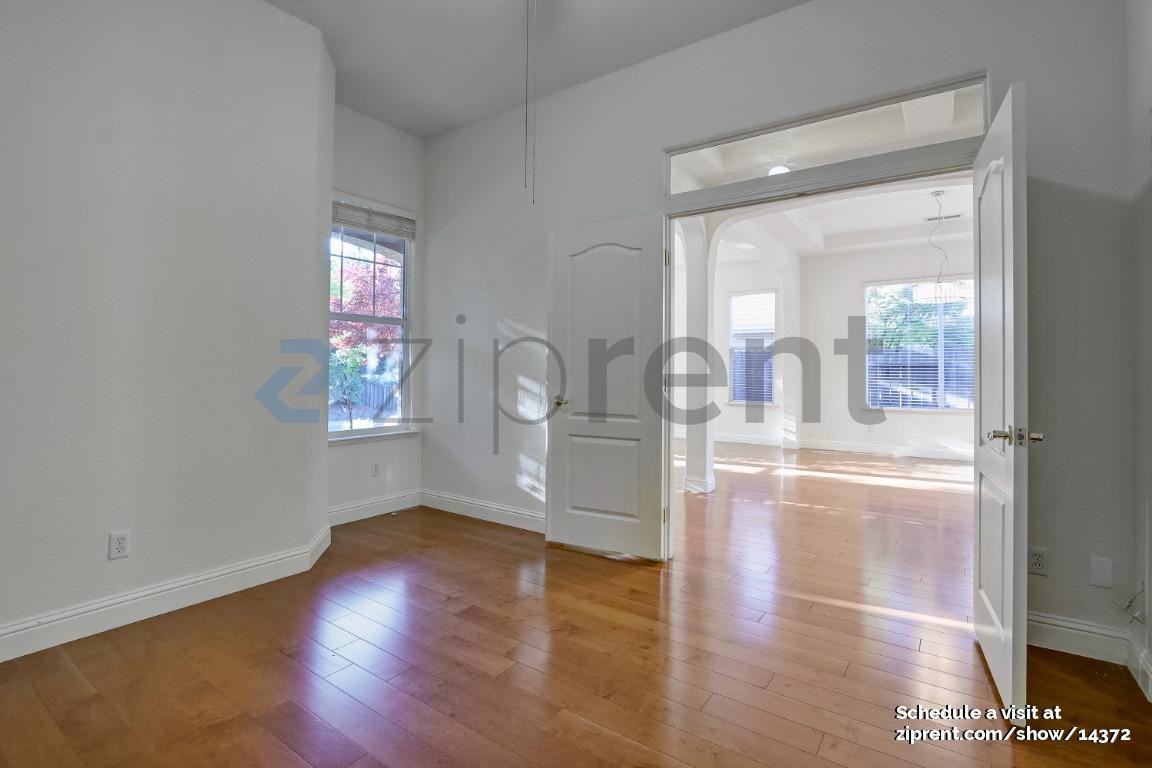 856 Morningside Dr - Photo 5 of 20