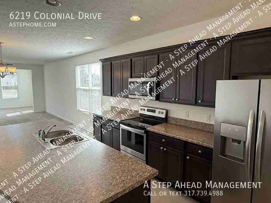 6219 Colonial Dr - Photo 3 of 26