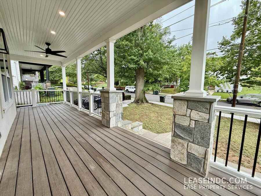 1257 Lawrence St Ne - Photo 3 of 42