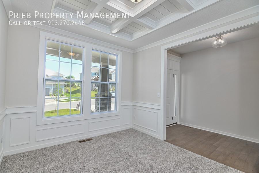 2701 W Dartmouth St - Photo 3 of 30