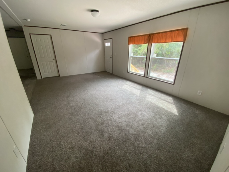 208 Dawn Ave - Photo 3 of 17