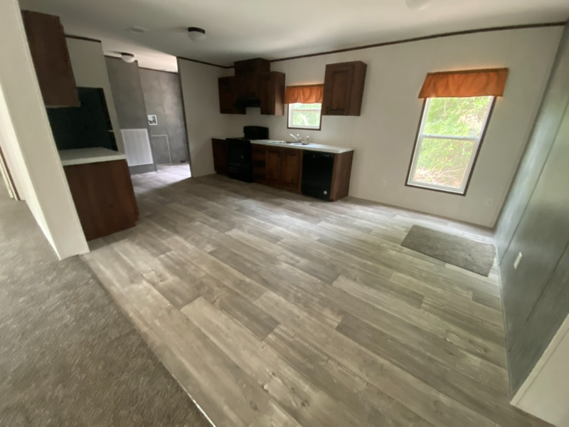 208 Dawn Ave - Photo 4 of 17