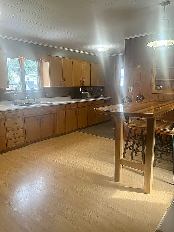 1403 Pennsylvania Ave W #1 - Photo 3 of 17