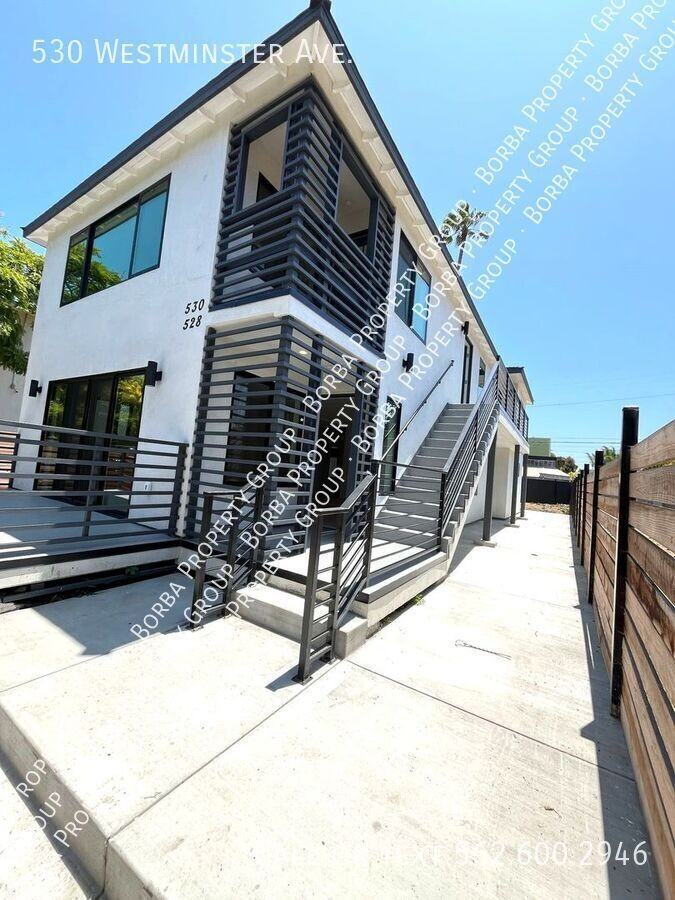 530 Westminster Ave - Photo 2 of 14