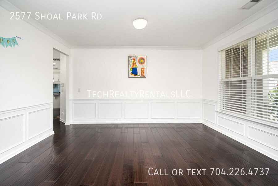 2577 Shoal Park Rd - Photo 2 of 10