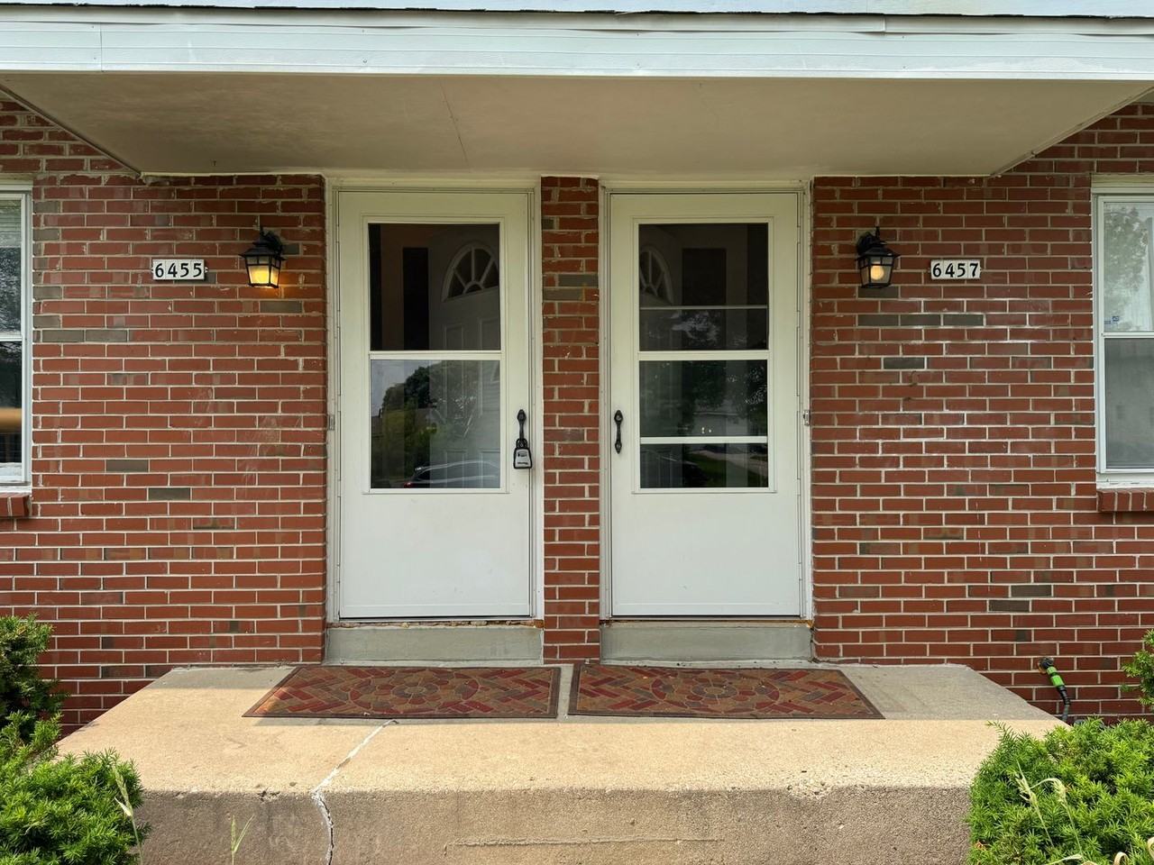 6457 N 106th St - Photo 2 of 27