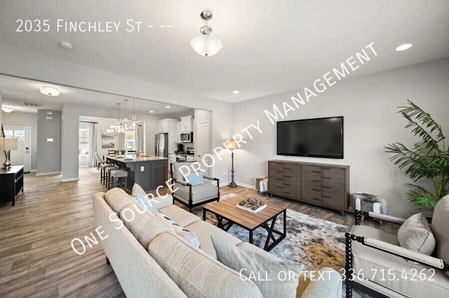 2035 Finchley St - Photo 2 of 12