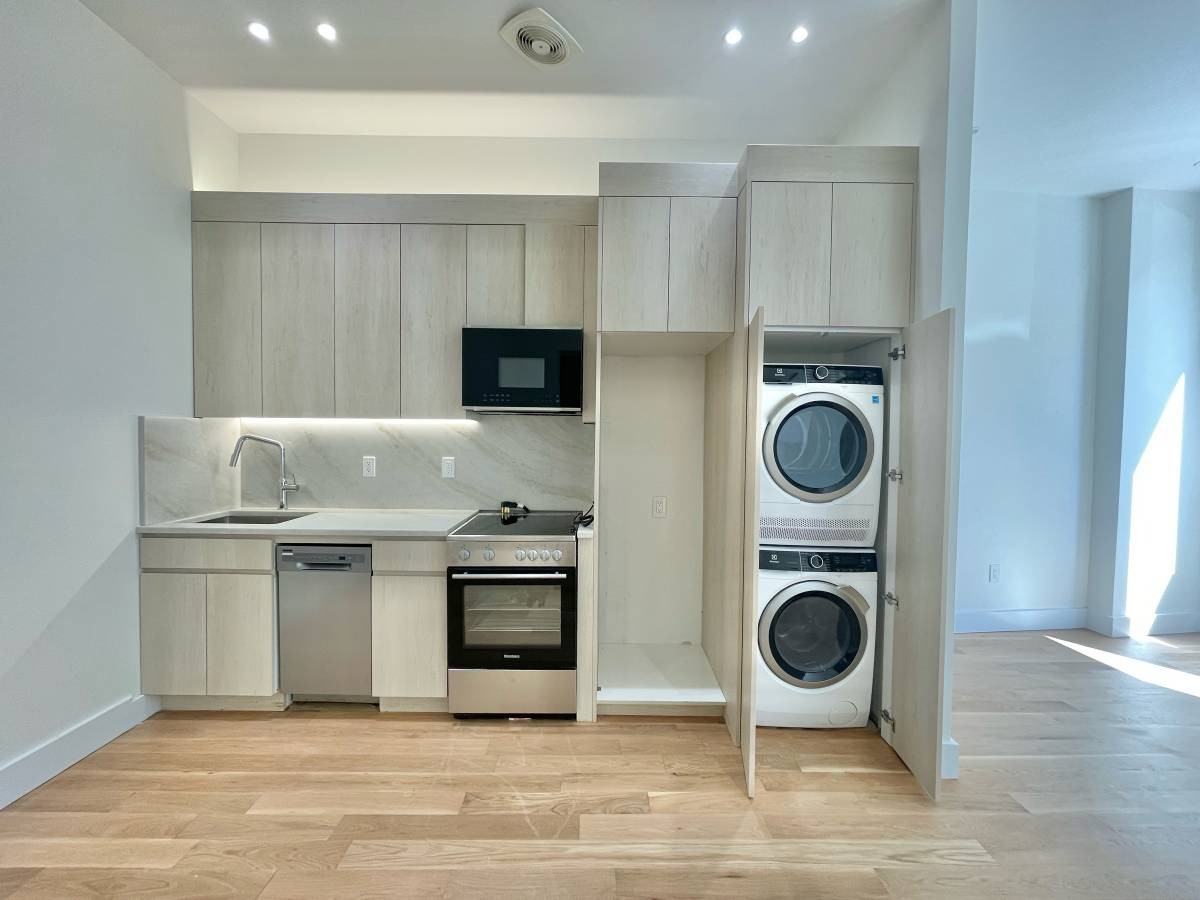 8121 20th Ave #5 - Photo 2 of 4