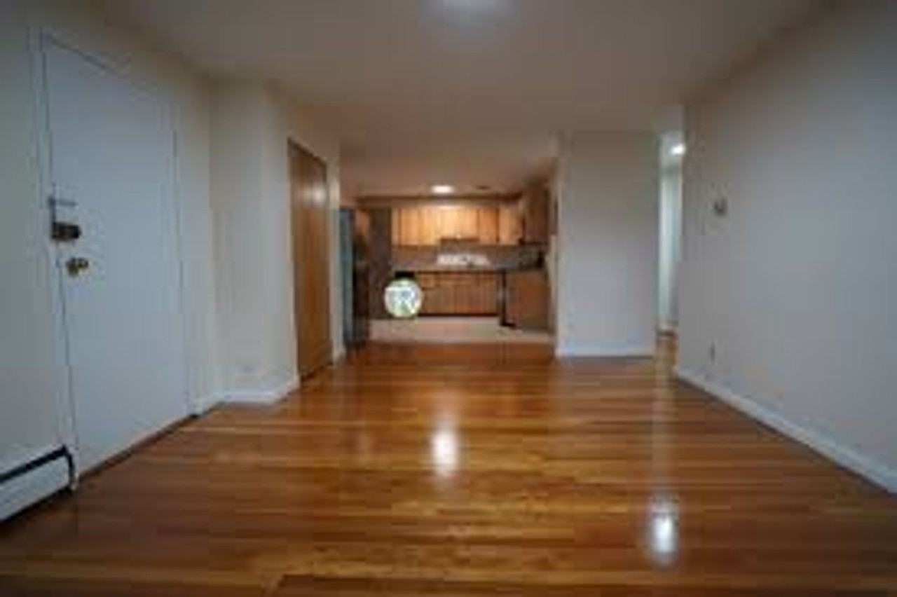 109 Babcock St - Photo 4 of 8