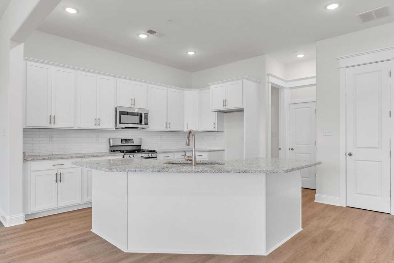 4839 Chatelet Dr - Photo 6 of 14