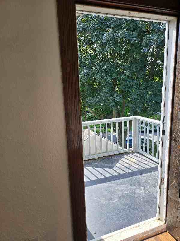 3246 S Indiana Ave - Photo 3 of 11