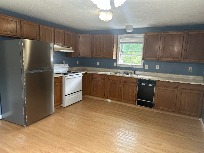 8 Cornerbrook Cir #B - Photo 2 of 13