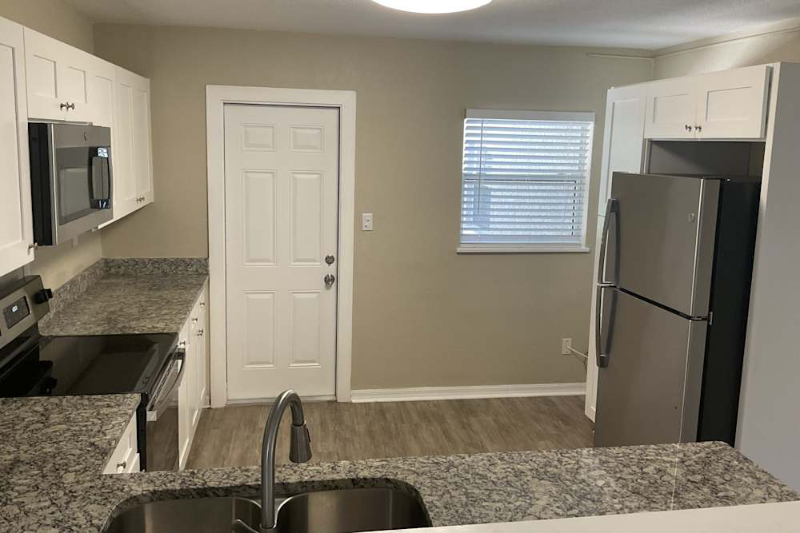 27296 Sunnybrook Rd - Photo 2 of 13