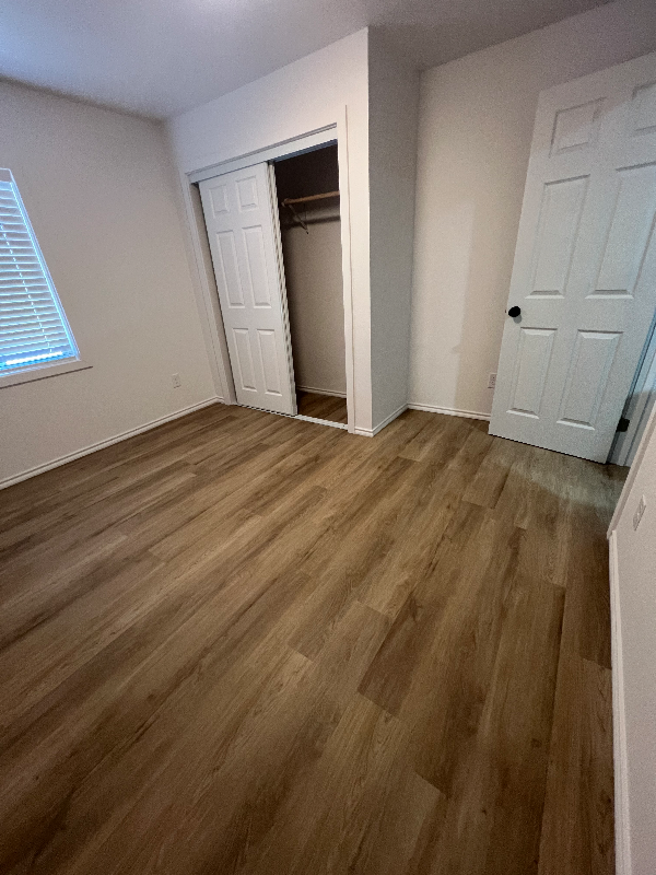 347 University St - Photo 3 of 8