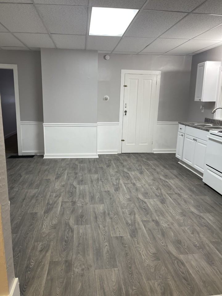 736 W Charles St #1 - Photo 2 of 12