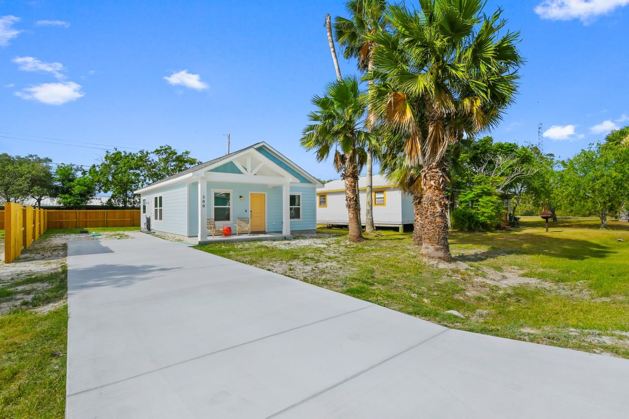 300 Rustic Oak Ln #NA - Photo 2 of 12