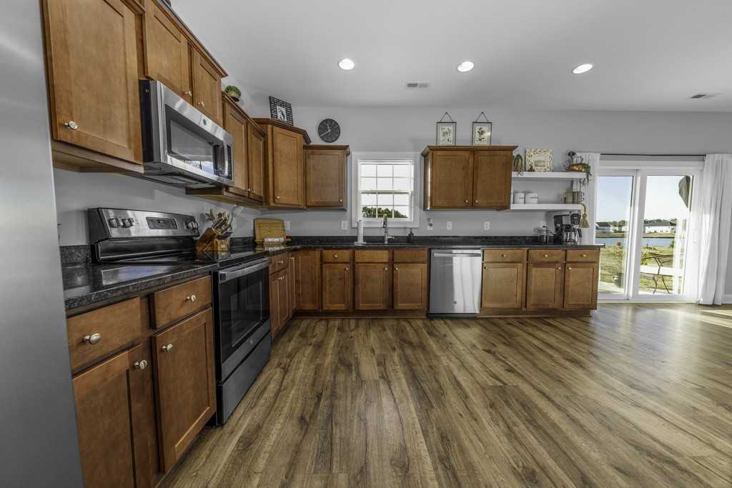 1024 Loretta Ln #NA - Photo 4 of 24