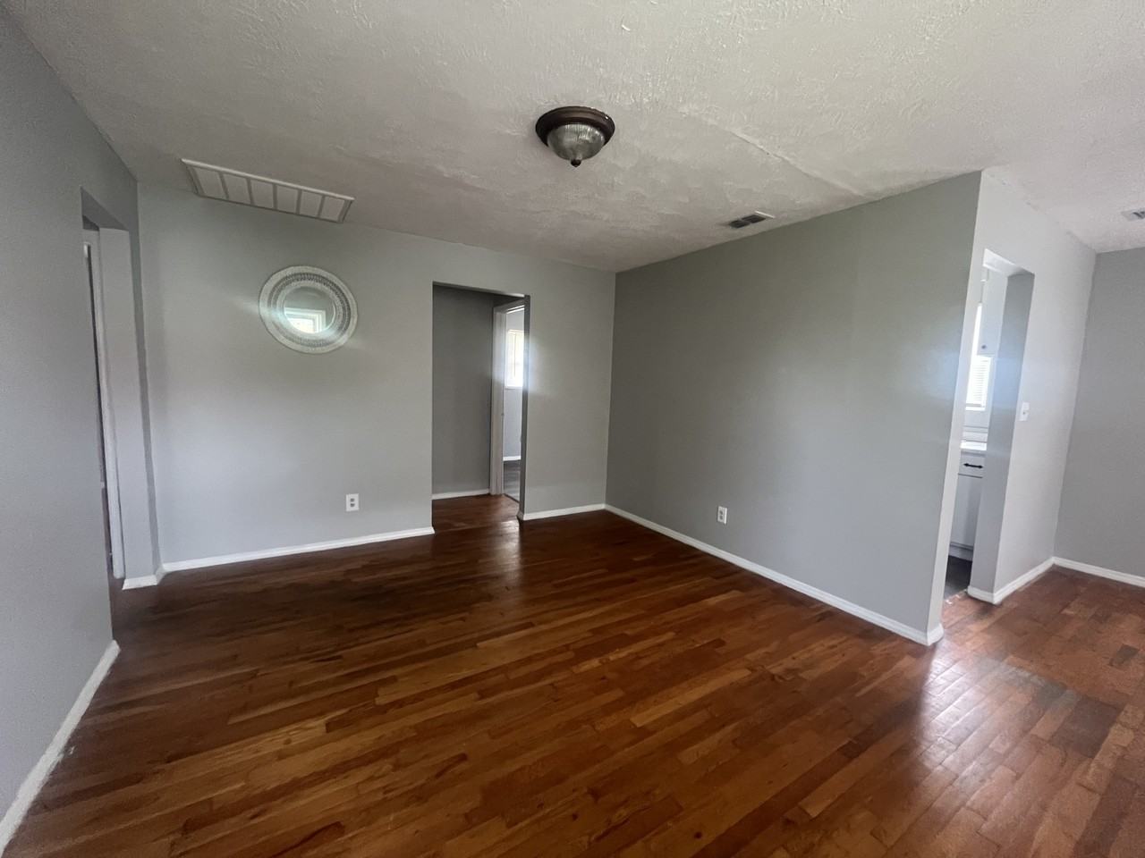 2nd Avenue 1318 East - Photo 2 of 10