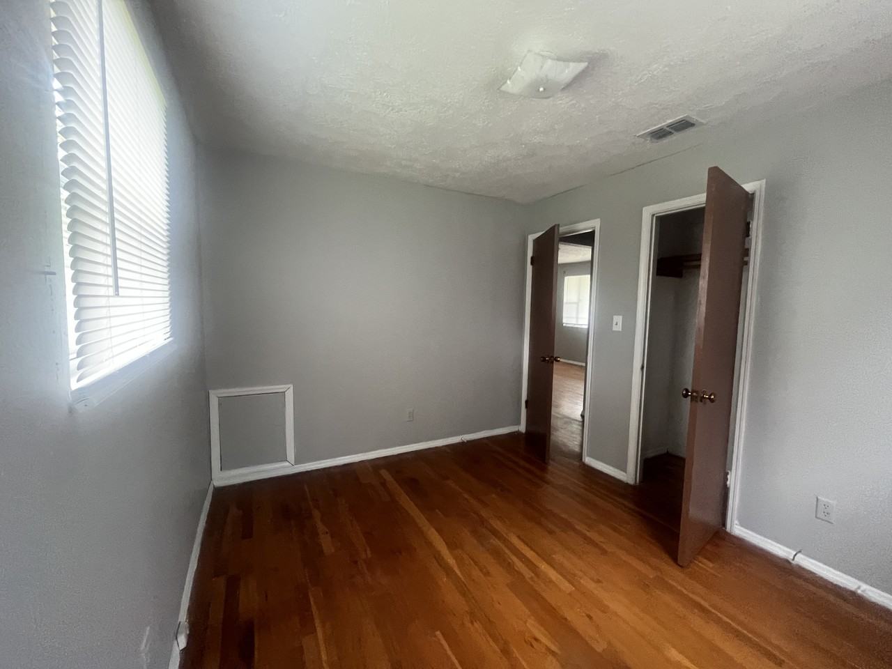 2nd Avenue 1318 East - Photo 3 of 10