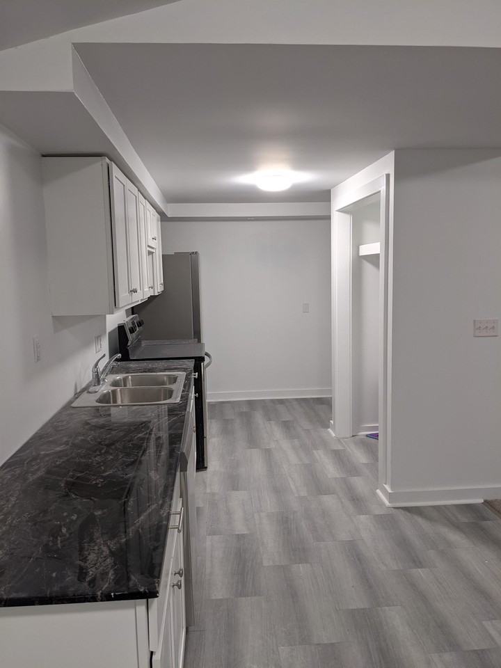 300 Lakeview Ave - Photo 2 of 42