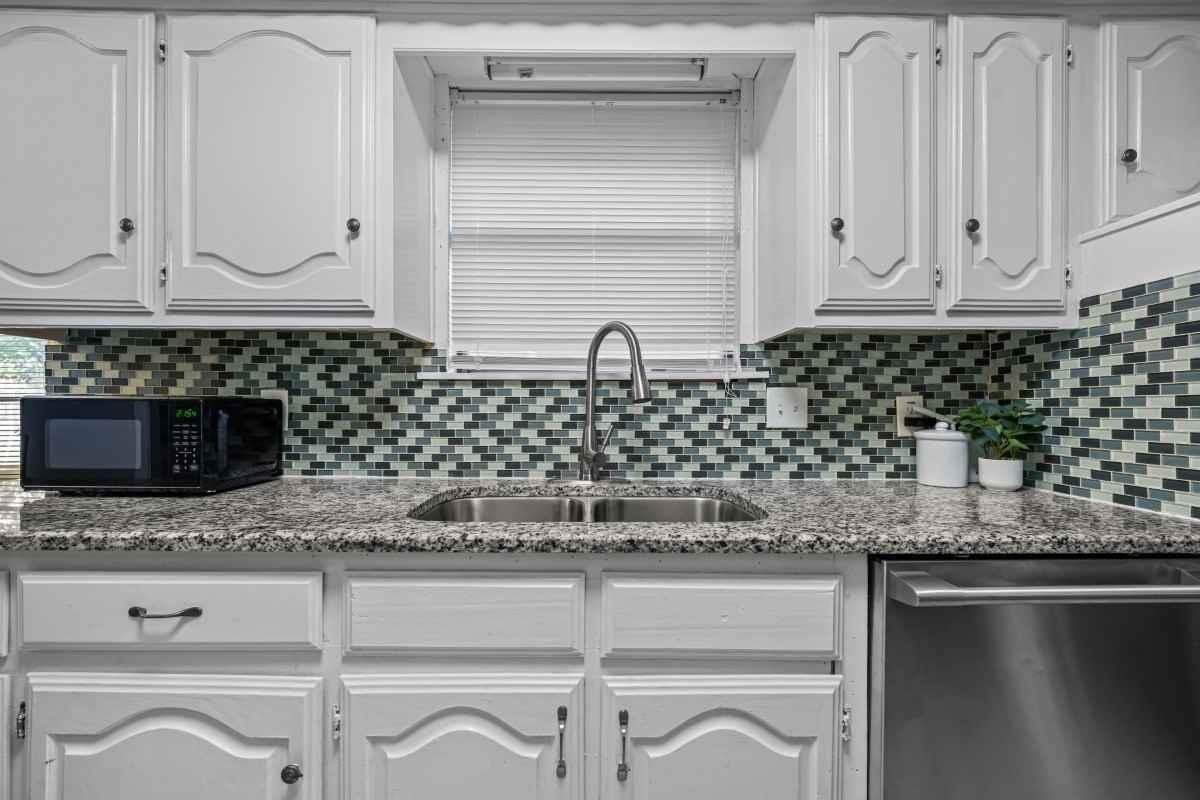 Greenbriar Dr - Photo 5 of 11