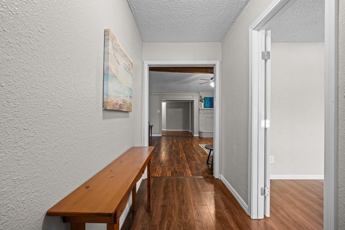 Greenbriar Dr - Photo 7 of 11