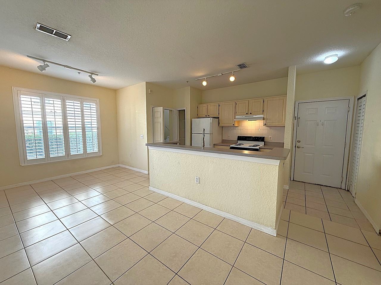 Visconti West - 5102 - Photo 2 of 21