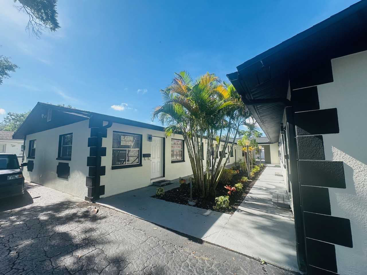 618 93rd Avenue North - Photo 3 of 39