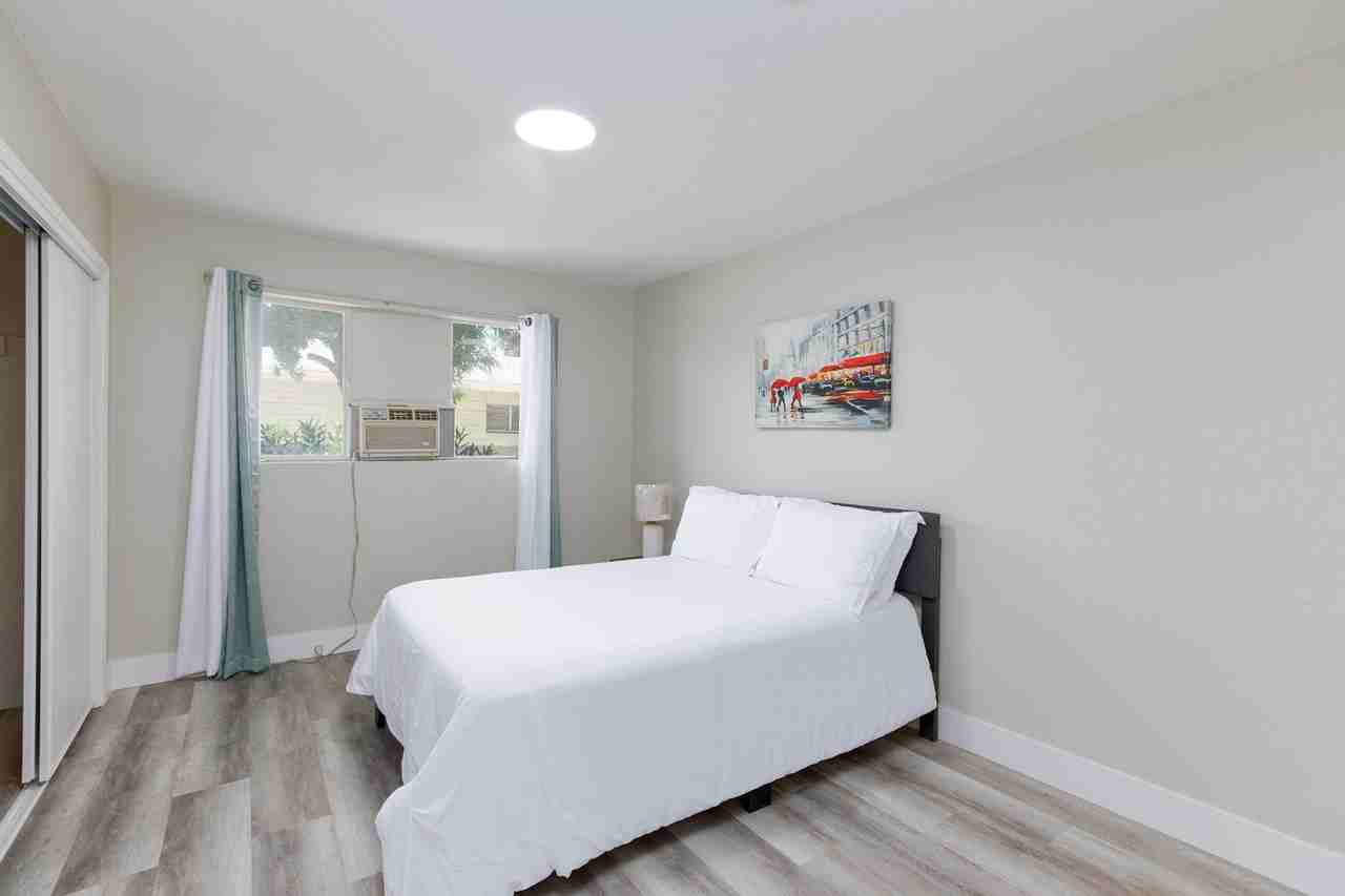 S 10th St - Photo 3 of 11